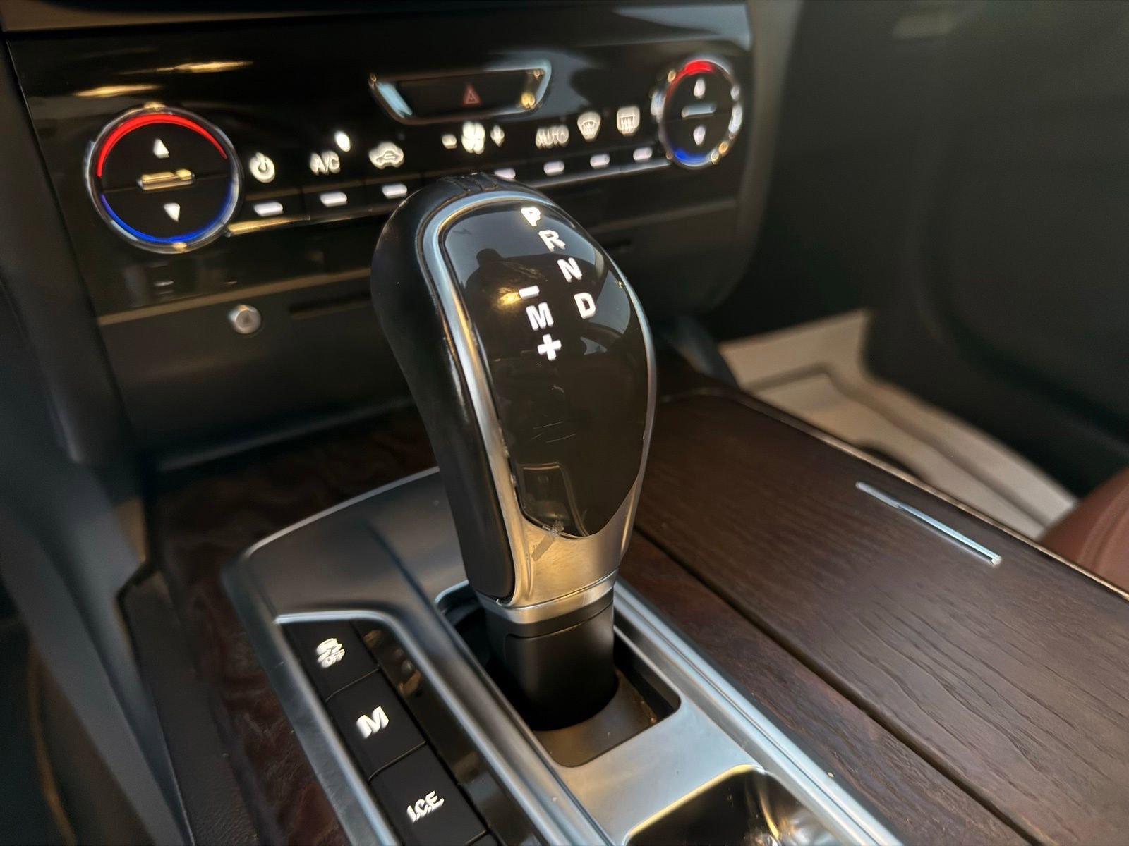 Used 2015 Maserati Ghibli RWD image 25