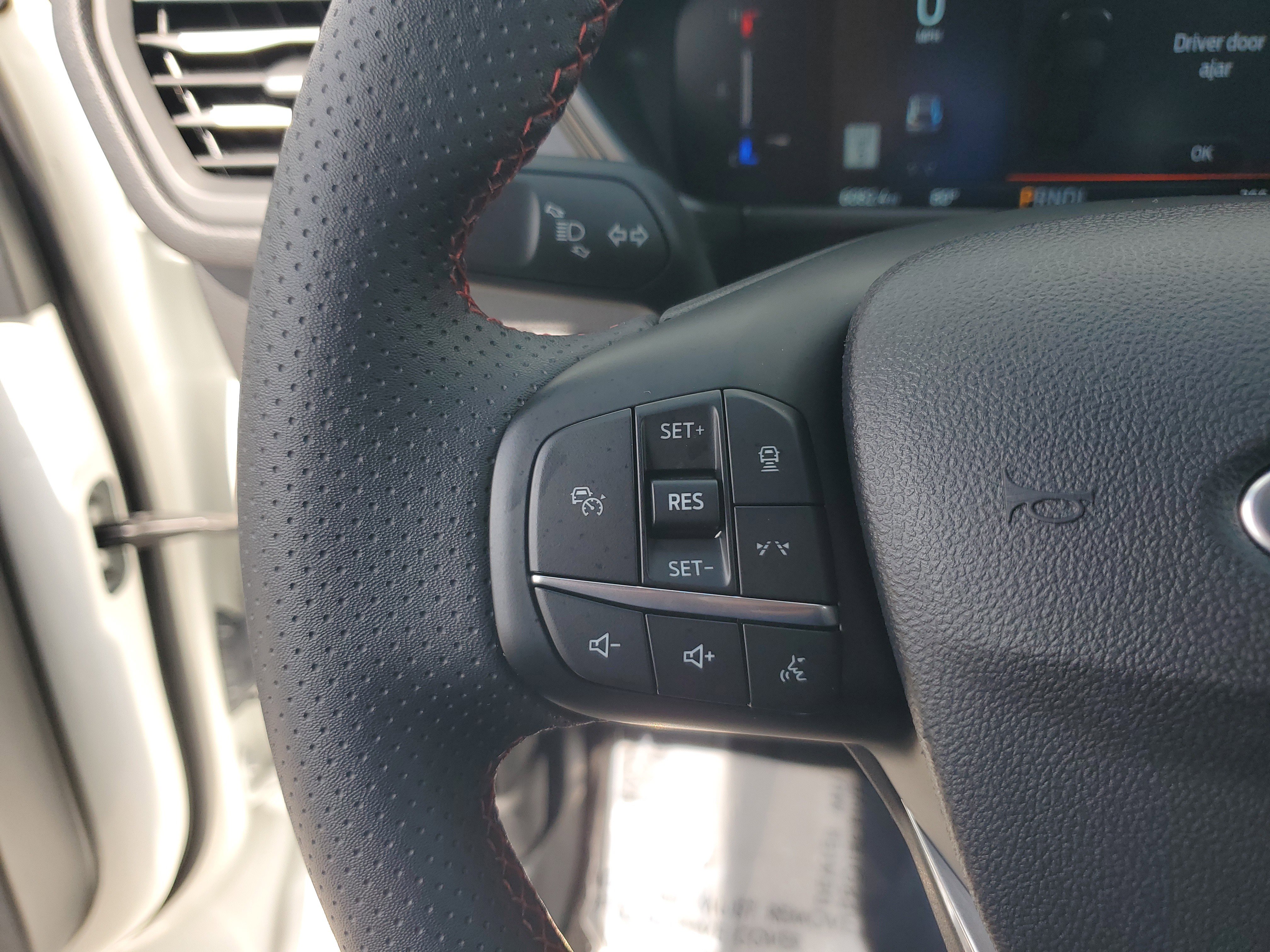 Used 2025 Ford Escape ST-Line w/ Equipment Group 301A image 22