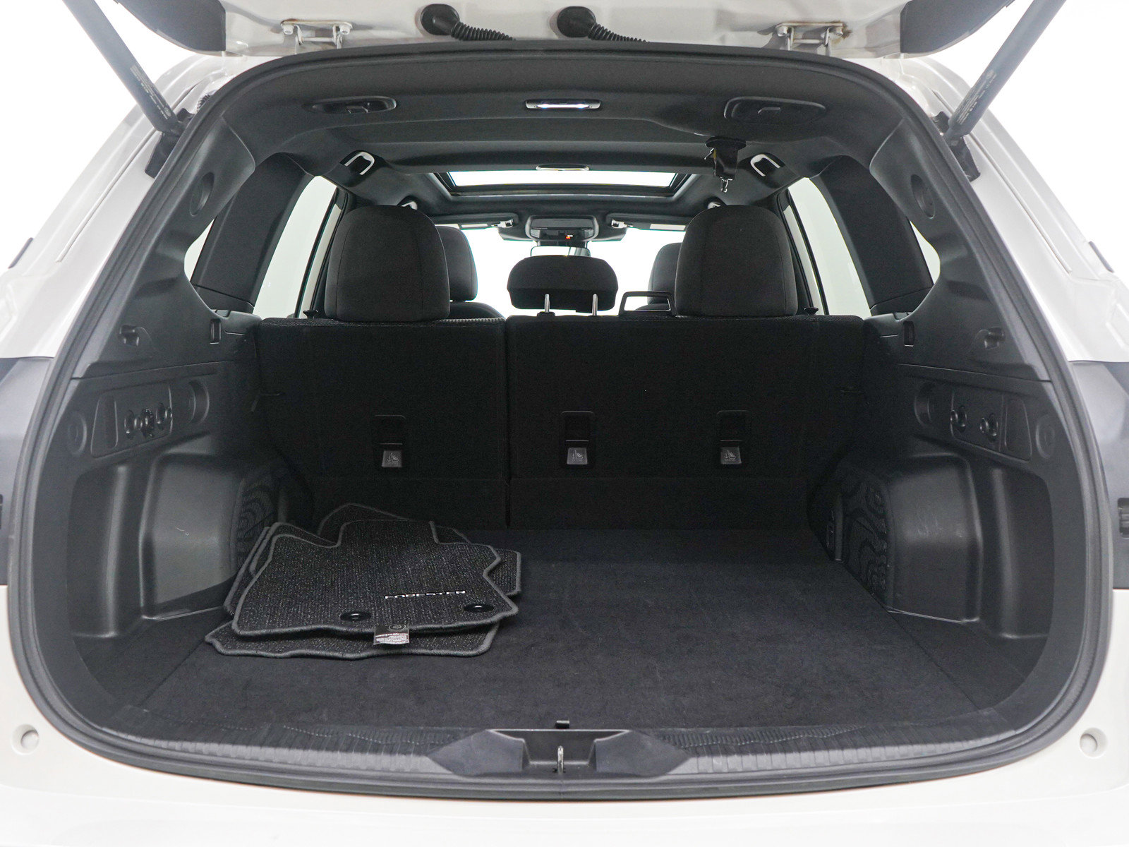 Used 2025 Subaru Forester Premium image 16