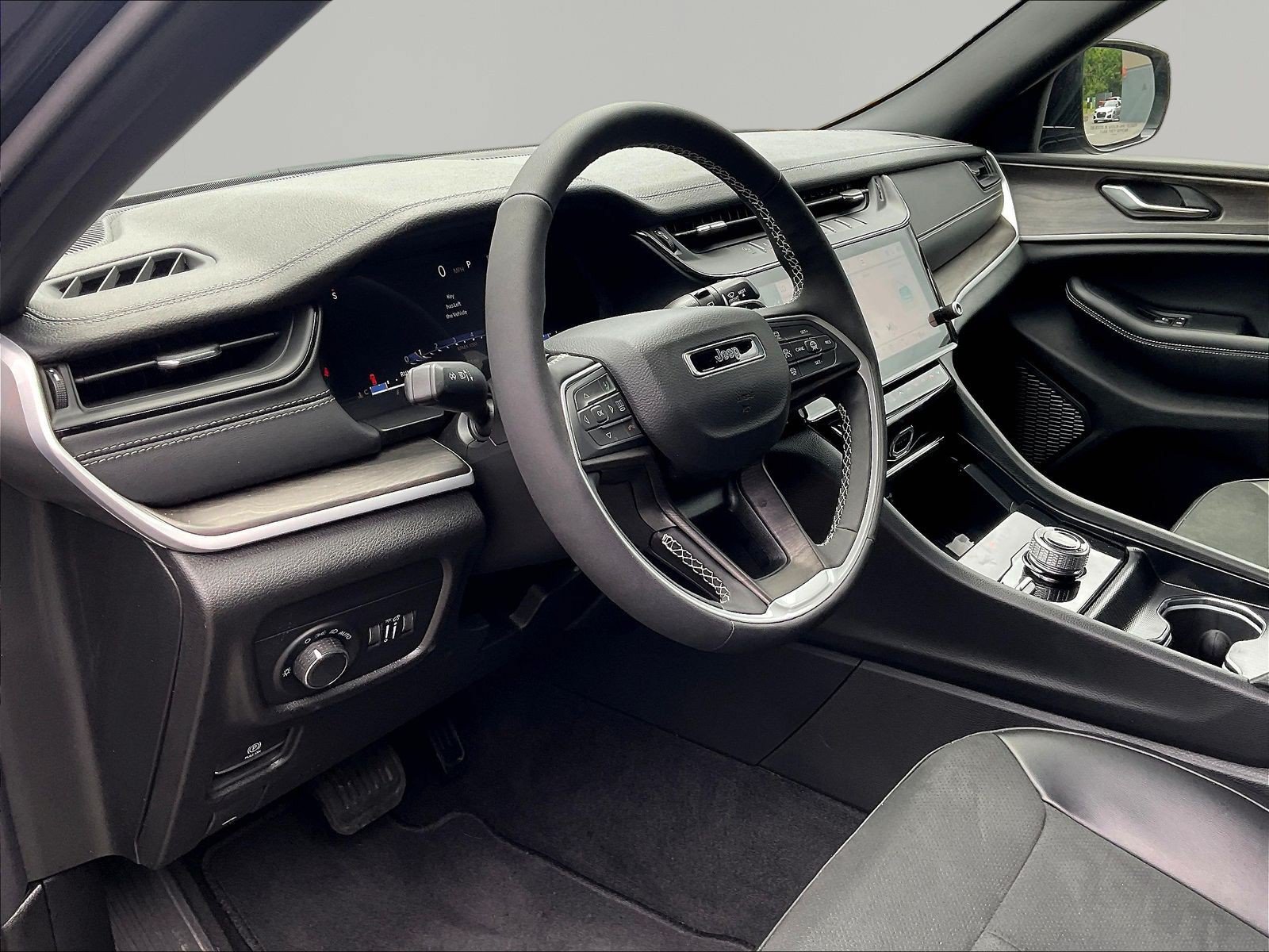 New 2026 Jeep Grand Cherokee Altitude AWD/4WD image 14