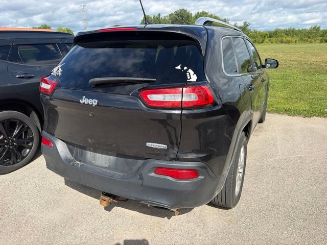 Used 2016 Jeep Cherokee Latitude w/ Cold Weather Group FWD image 9