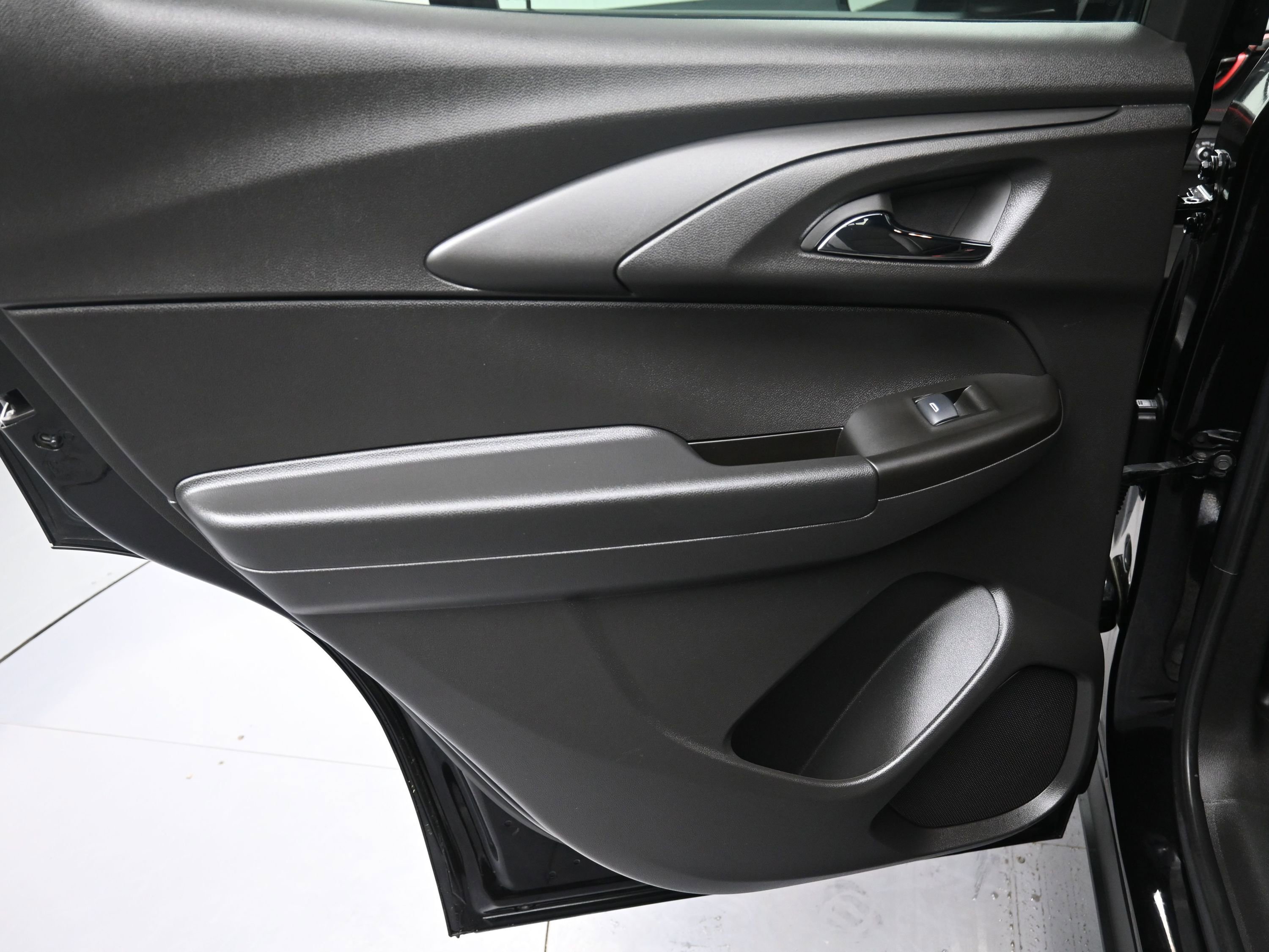 Used 2024 Chevrolet TrailBlazer RS w/ Convenience Package image 25