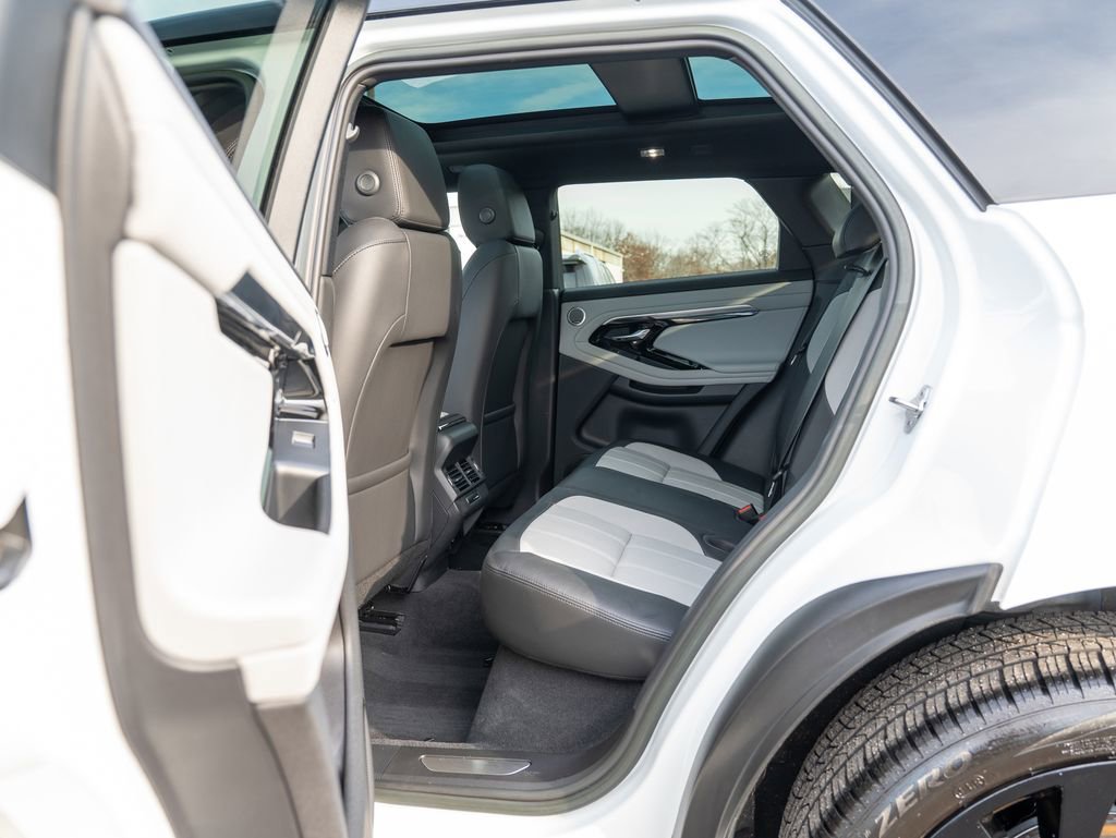 Used 2023 Land Rover Range Rover Evoque R-Dynamic S image 34