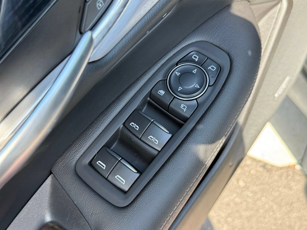 Used 2024 Cadillac XT5 Premium Luxury w/ Technology Package FWD image 18