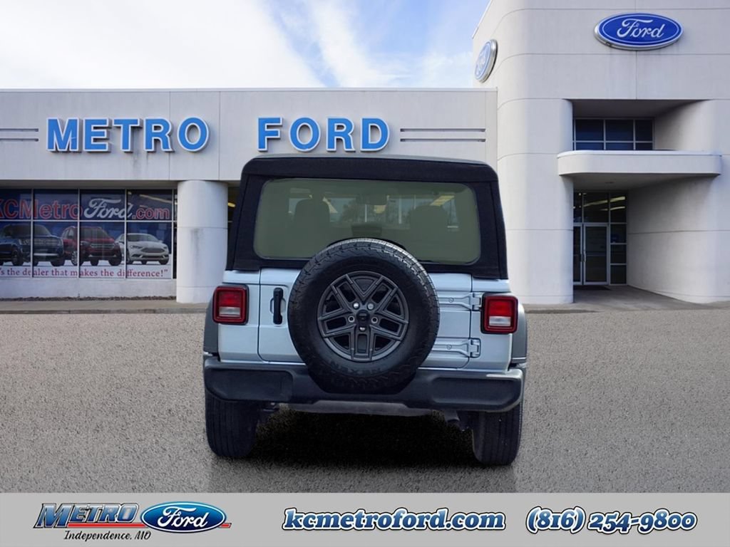 Used 2024 Jeep Wrangler Sport AWD/4WD image 4