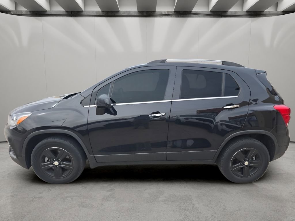 Used 2019 Chevrolet Trax LT w/ LT Convenience Package image 2
