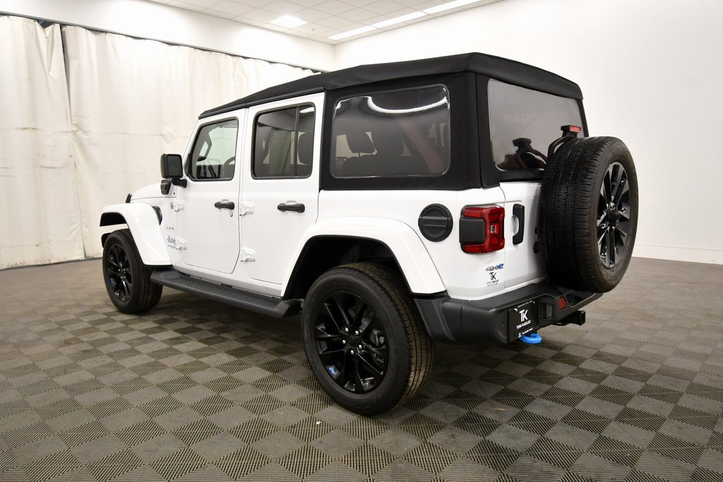 Used 2022 Jeep Wrangler Unlimited Sahara w/ Cold Weather Group image 5