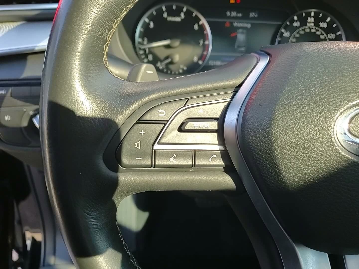 Used 2019 INFINITI QX50 Luxe w/ Cargo Package image 24