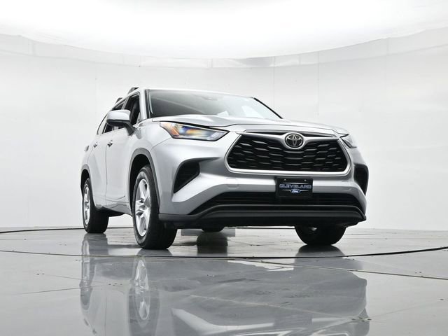 Used 2023 Toyota Highlander L image 35
