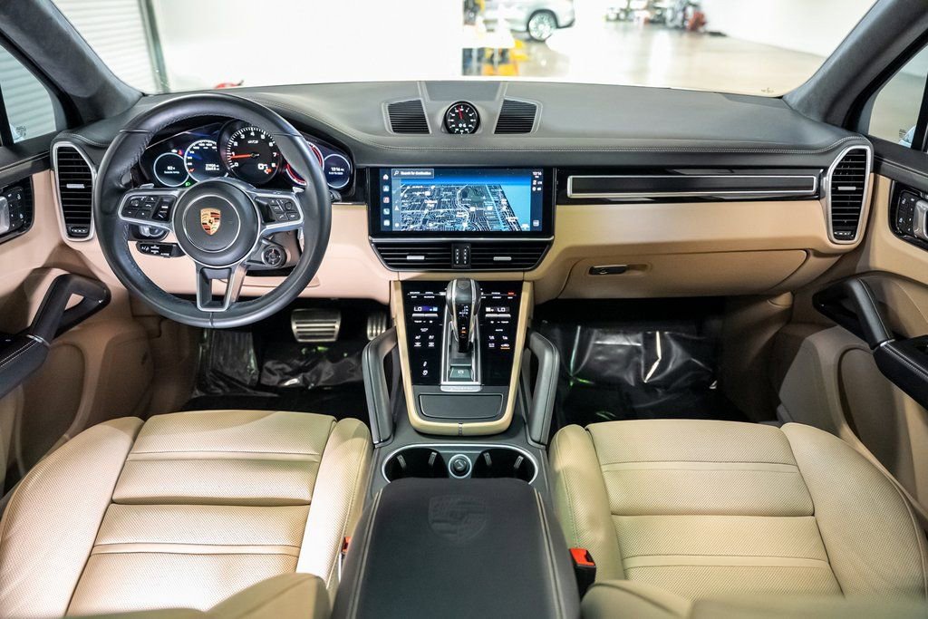 Used 2022 Porsche Cayenne GTS AWD/4WD image 41