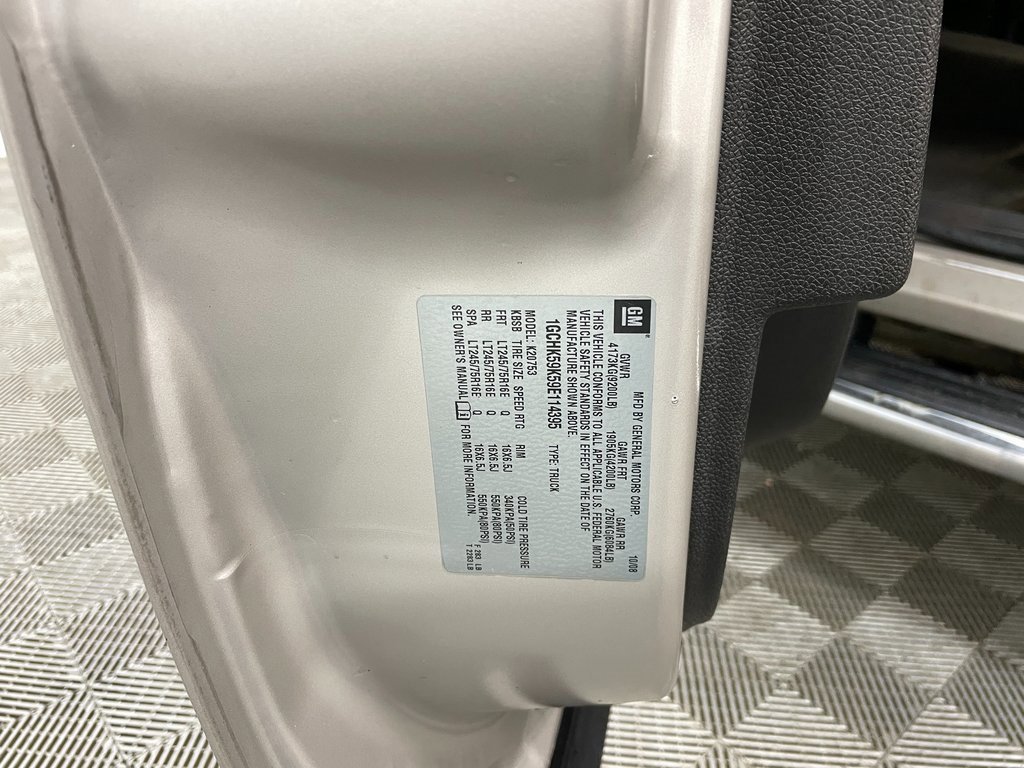 Used 2009 Chevrolet Silverado 2500 LT w/ Exterior Plus Package image 30