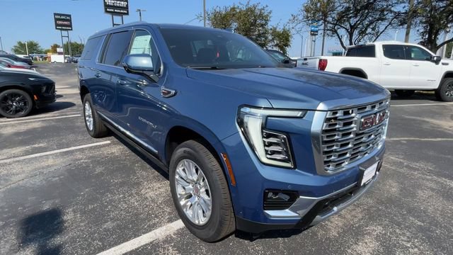 New 2026 GMC Yukon XL Denali w/ Sun & Power Step Package AWD/4WD image 4