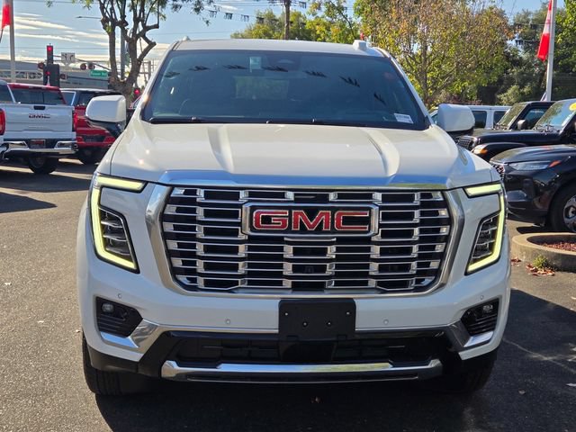 Used 2025 GMC Yukon Denali AWD/4WD image 2
