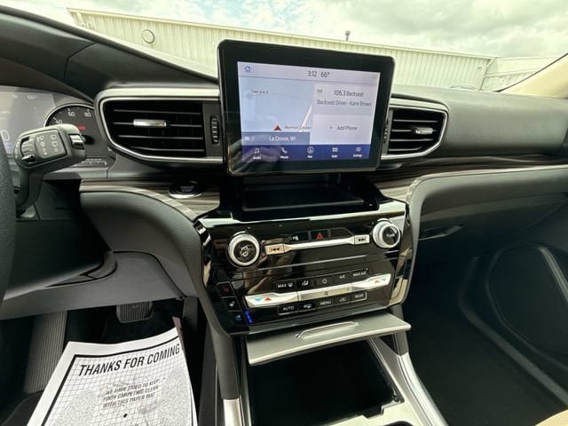 Used 2023 Ford Explorer Limited AWD/4WD image 10