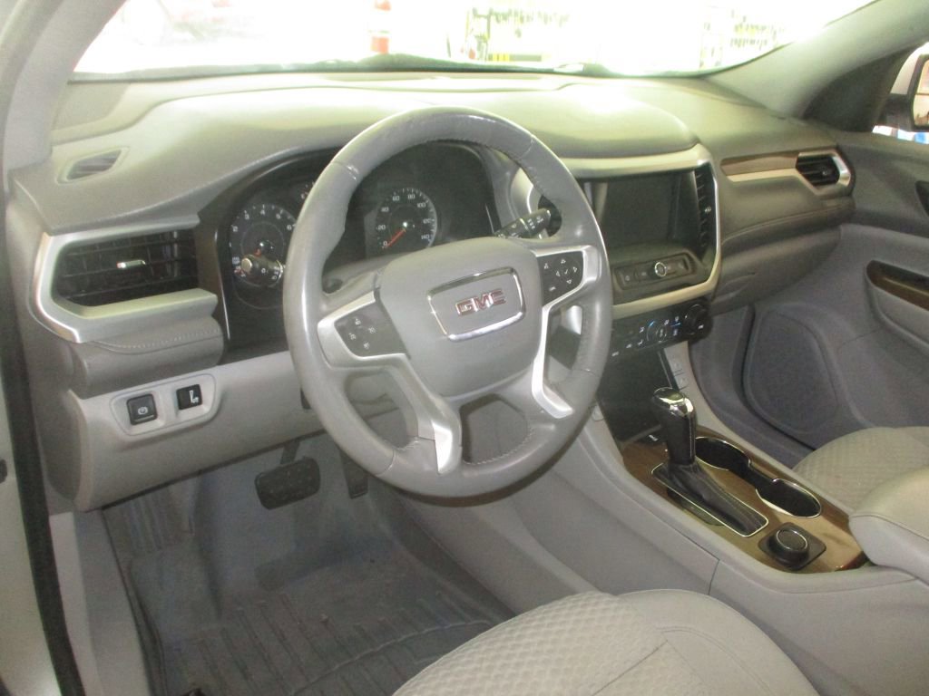 Used 2019 GMC Acadia SLE image 10