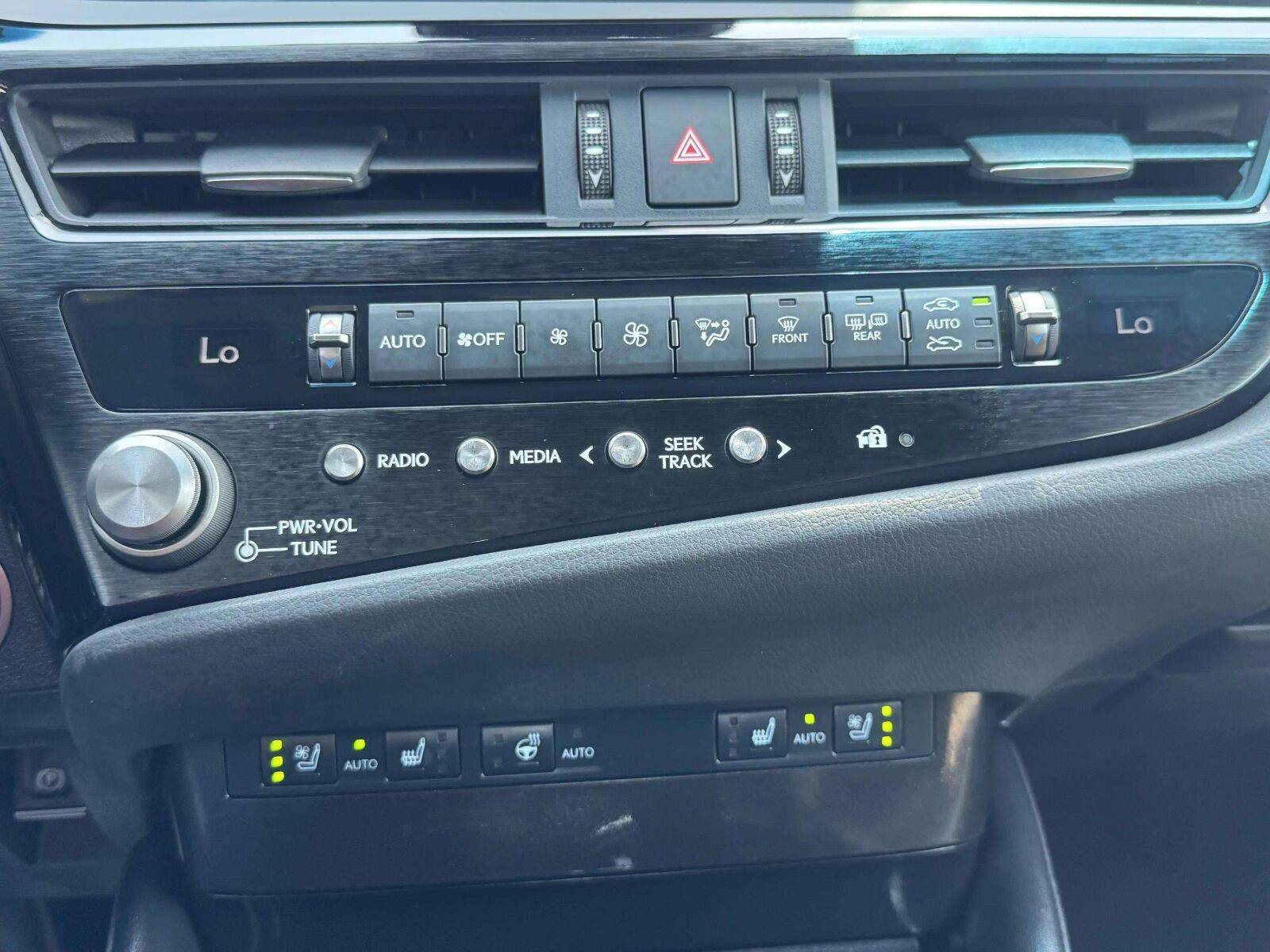 Used 2024 Lexus ES 350 w/ Premium Package FWD image 34