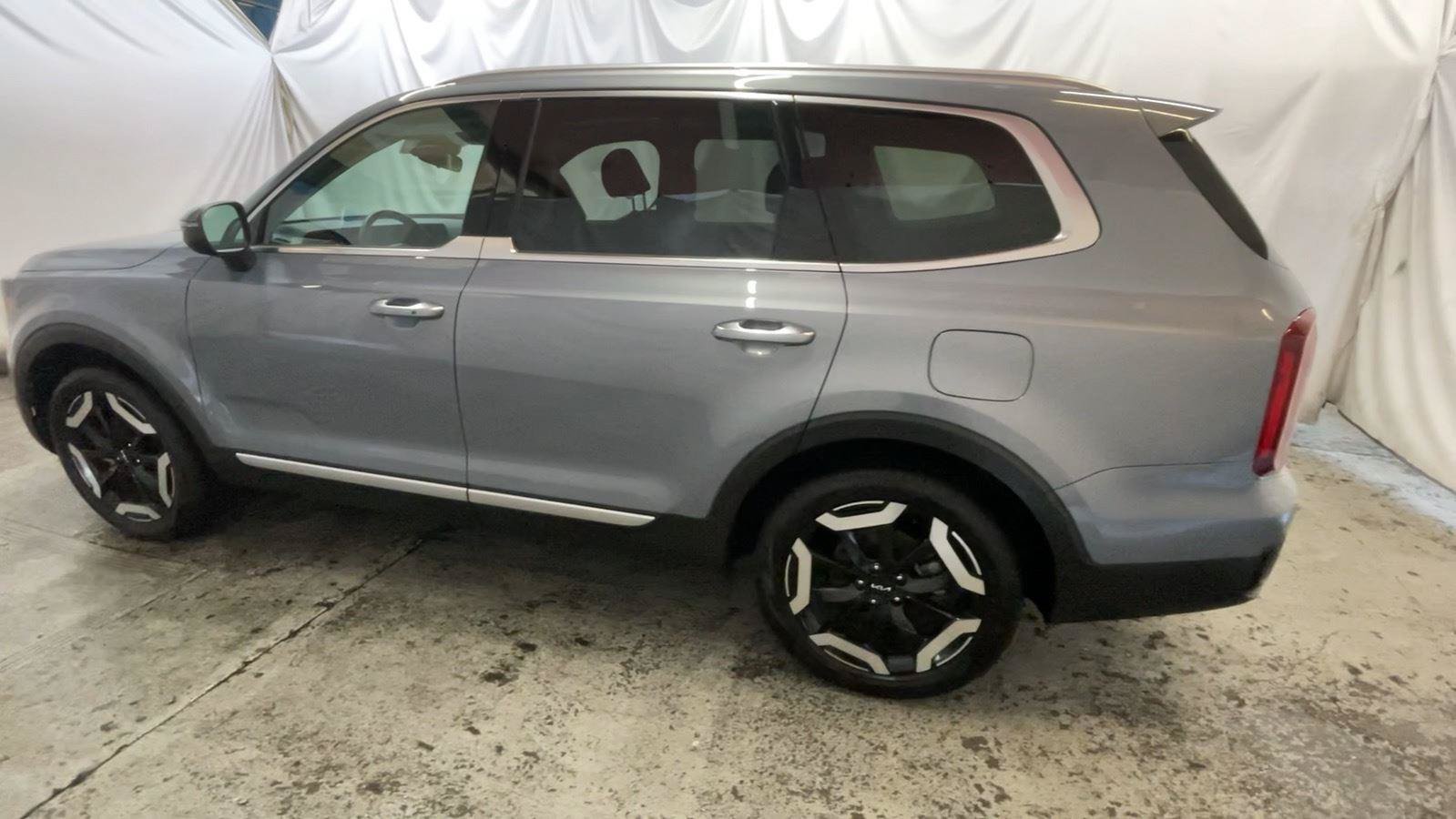Used 2024 Kia Telluride S w/ S Sunroof Package AWD/4WD image 10