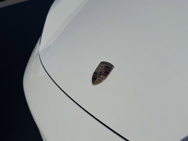 Certified 2025 Porsche Macan Electric image 37