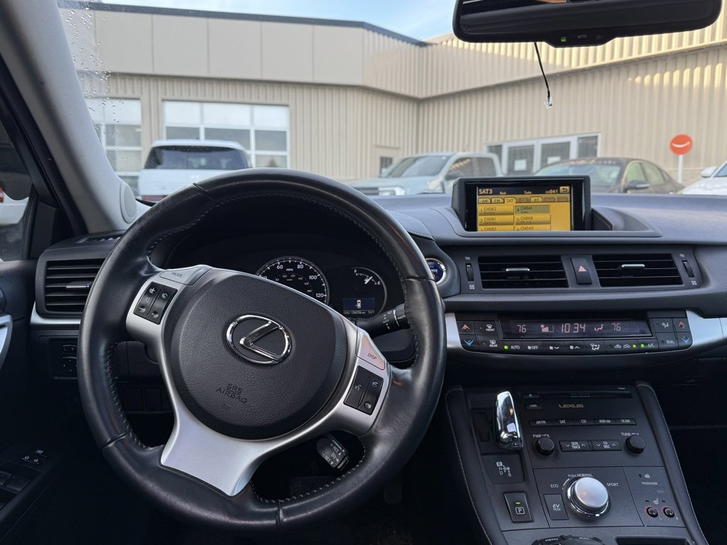 Used 2011 Lexus CT 200h image 8