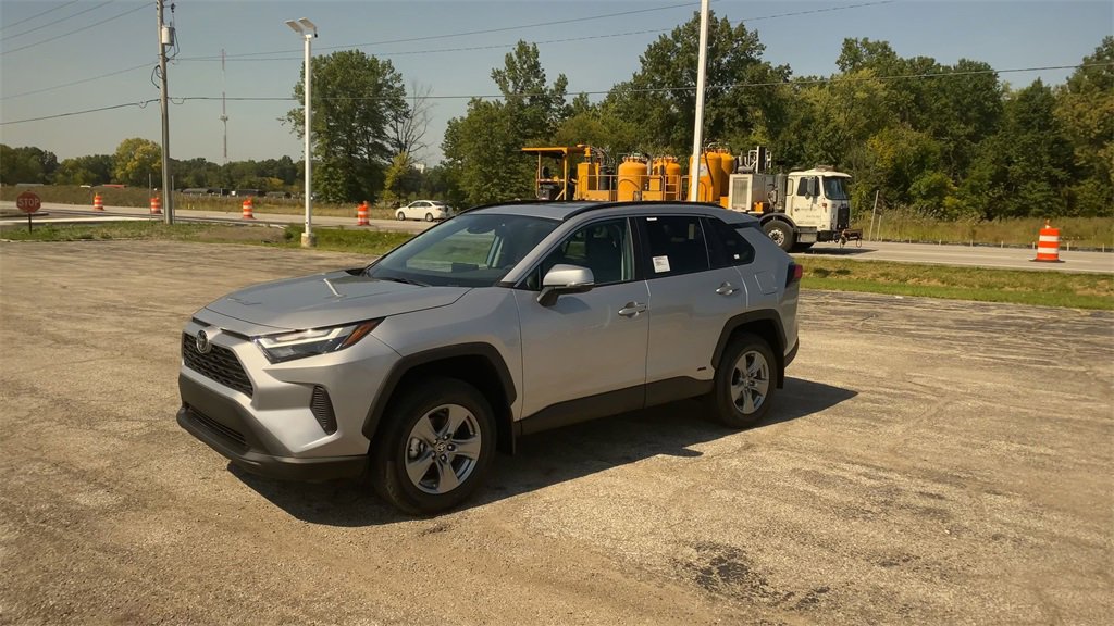 New 2025 Toyota RAV4 XLE image 4