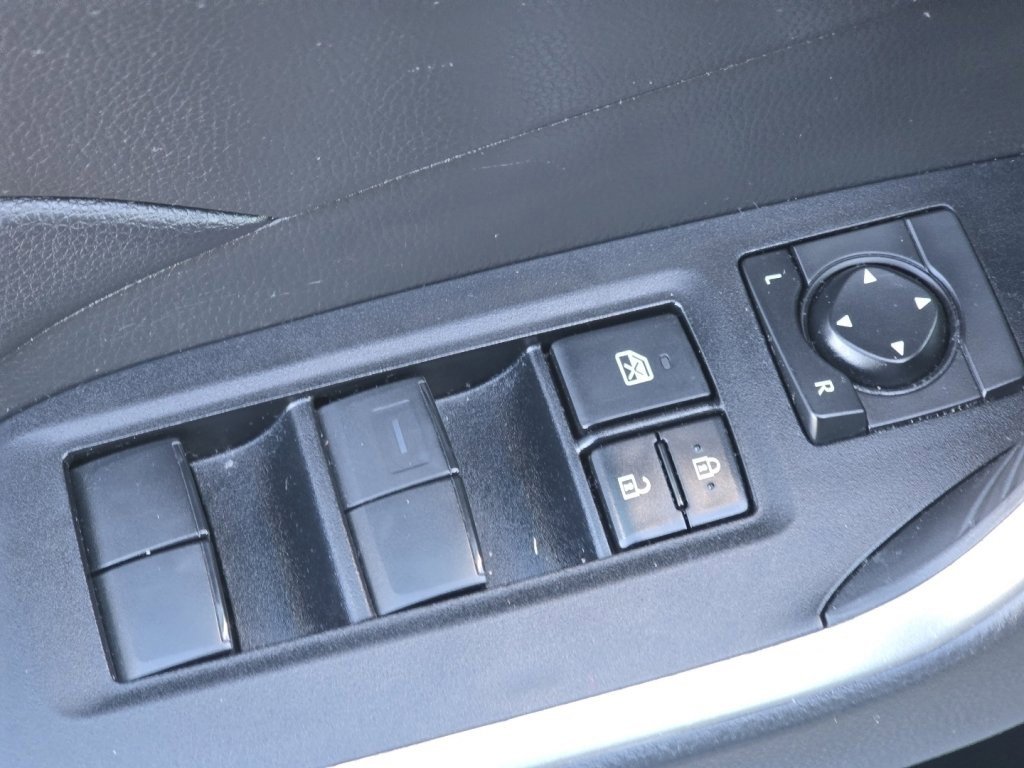 Used 2021 Toyota RAV4 LE image 19