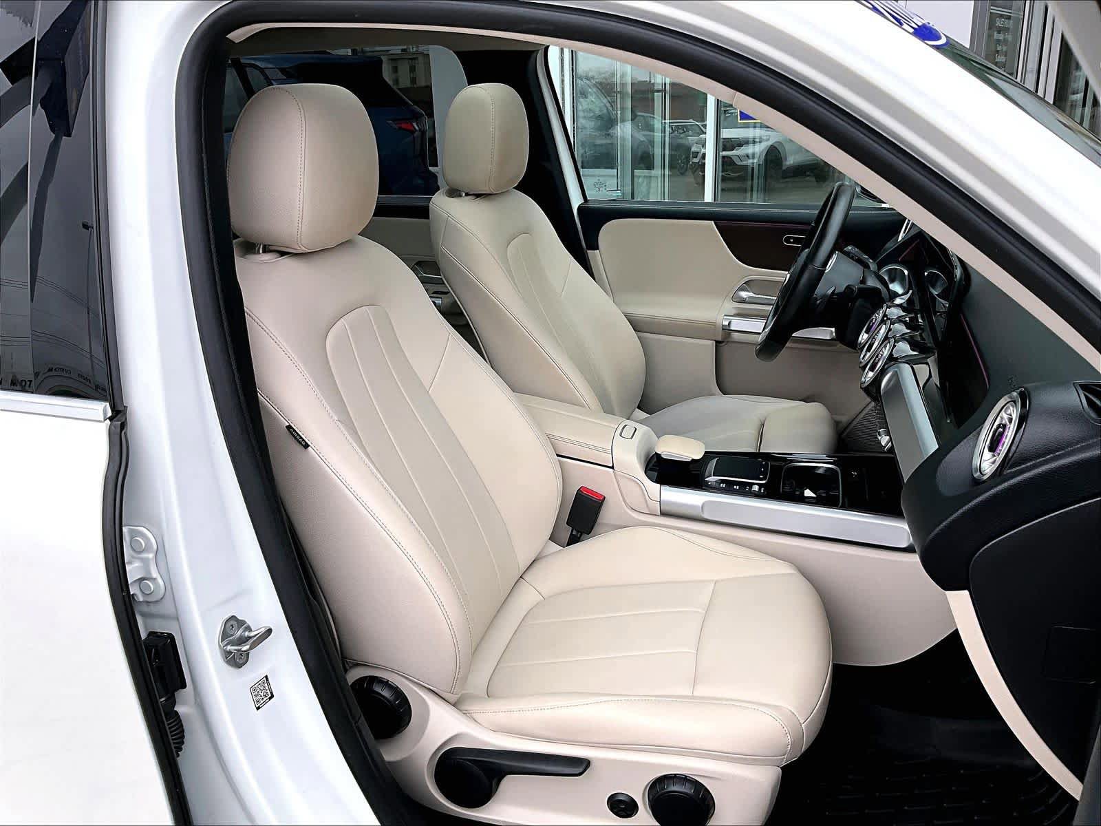 Used 2022 Mercedes-Benz GLB 250 4MATIC image 11