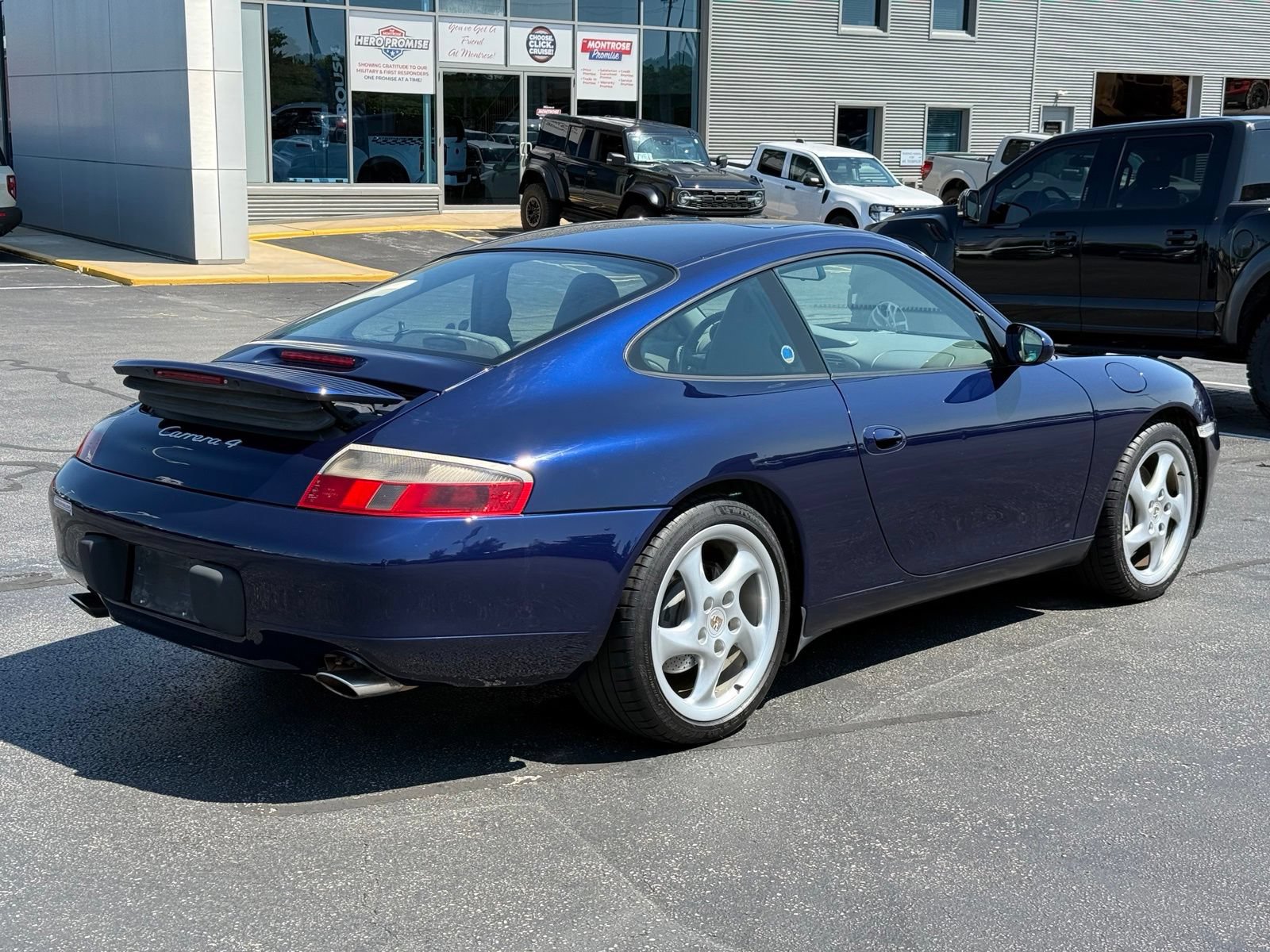 Used 2001 Porsche 911 Carrera RWD image 4