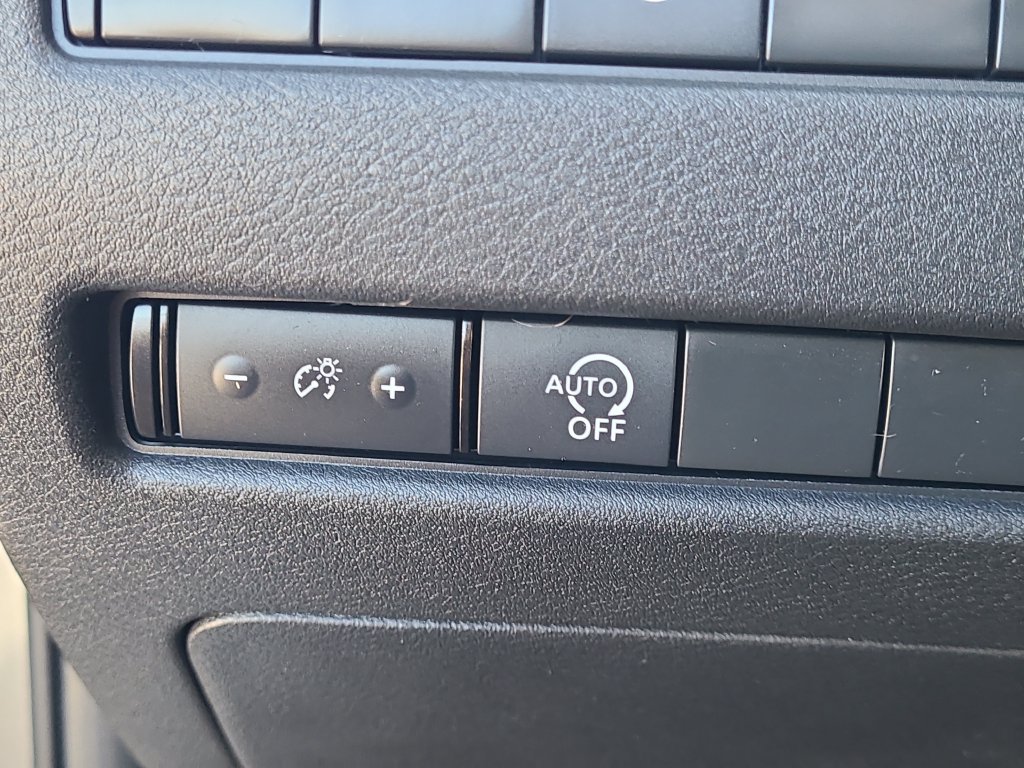 Used 2023 Nissan Rogue SV FWD image 24