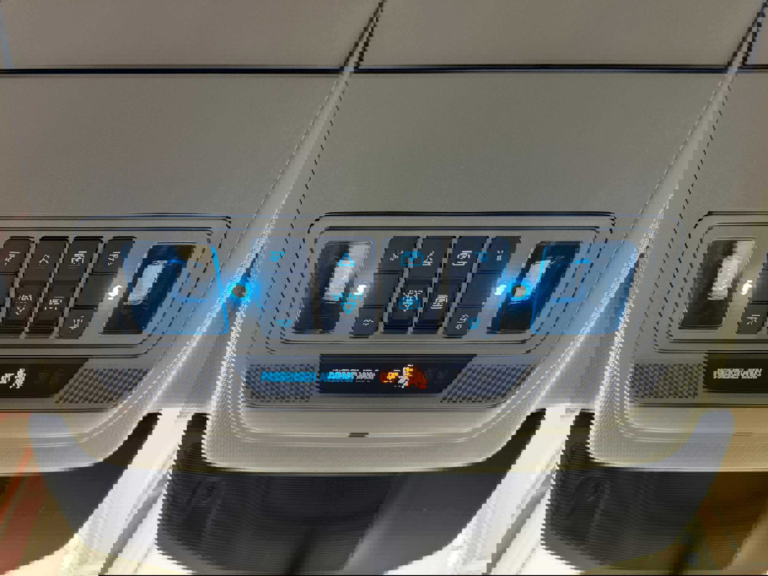 Certified 2021 Ford Explorer XLT w/ Equipment Group 202A image 27