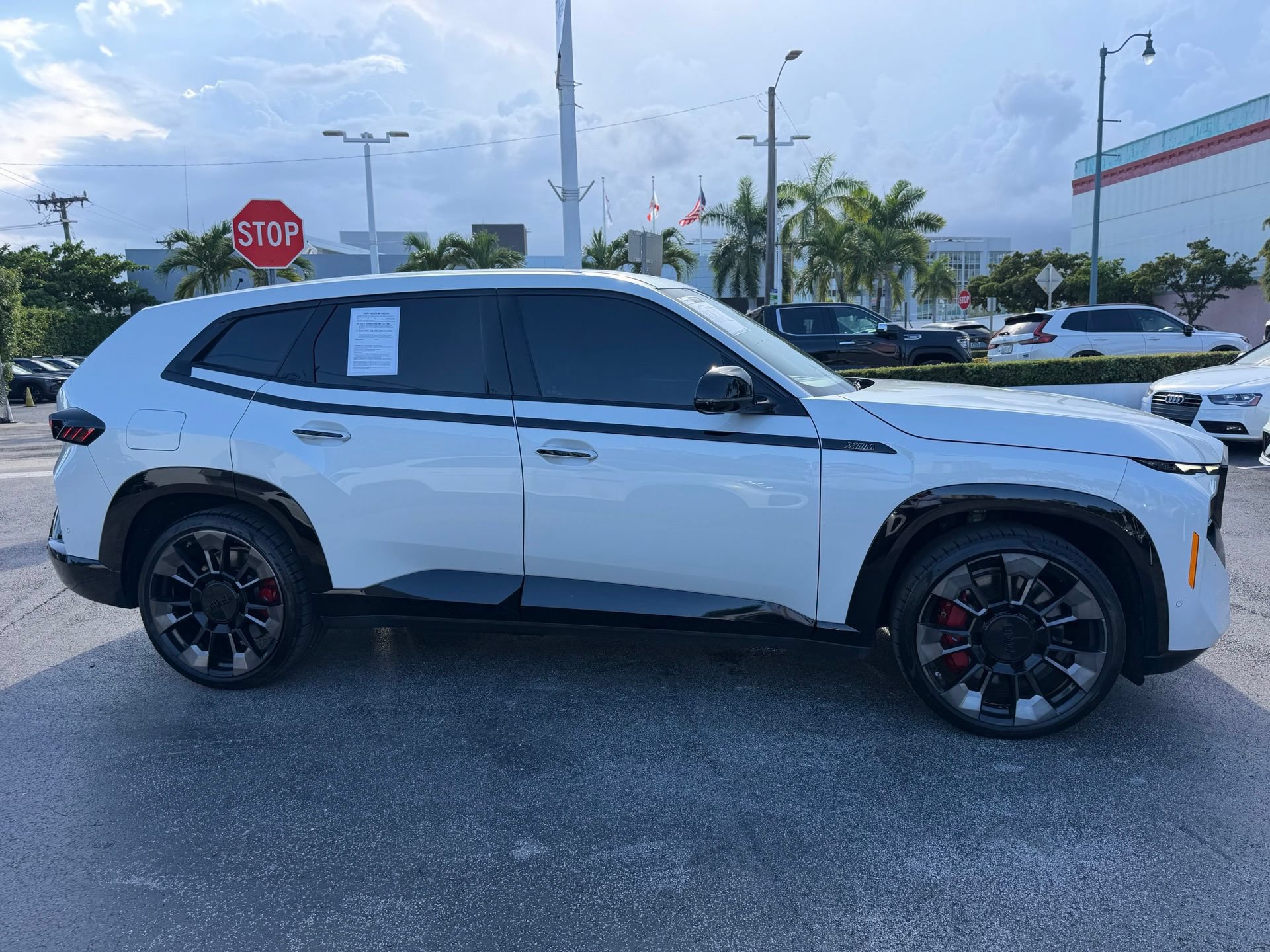 Used 2023 BMW XM w/ M Driver's Package AWD/4WD image 4