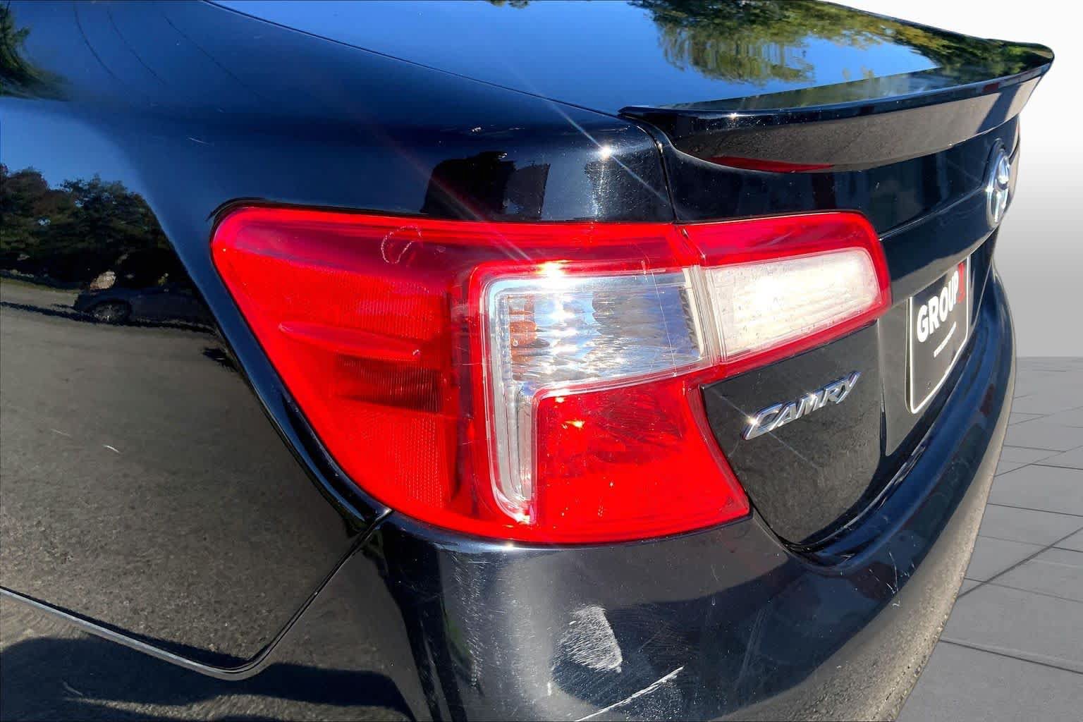 Used 2013 Toyota Camry SE FWD image 26