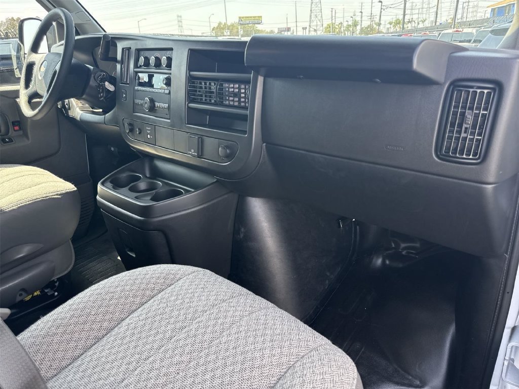 New 2026 Chevrolet Express 2500 w/ Driver Convenience Package RWD image 27