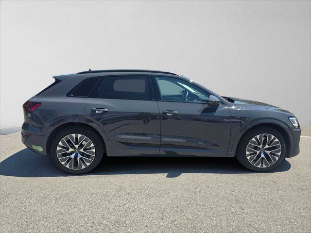 Used 2024 Audi Q8 e-tron Prestige w/ Prestige Package AWD/4WD image 2