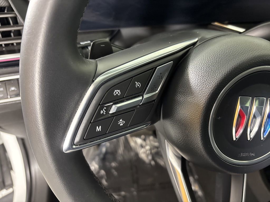 Used 2025 Buick Envision Preferred image 25