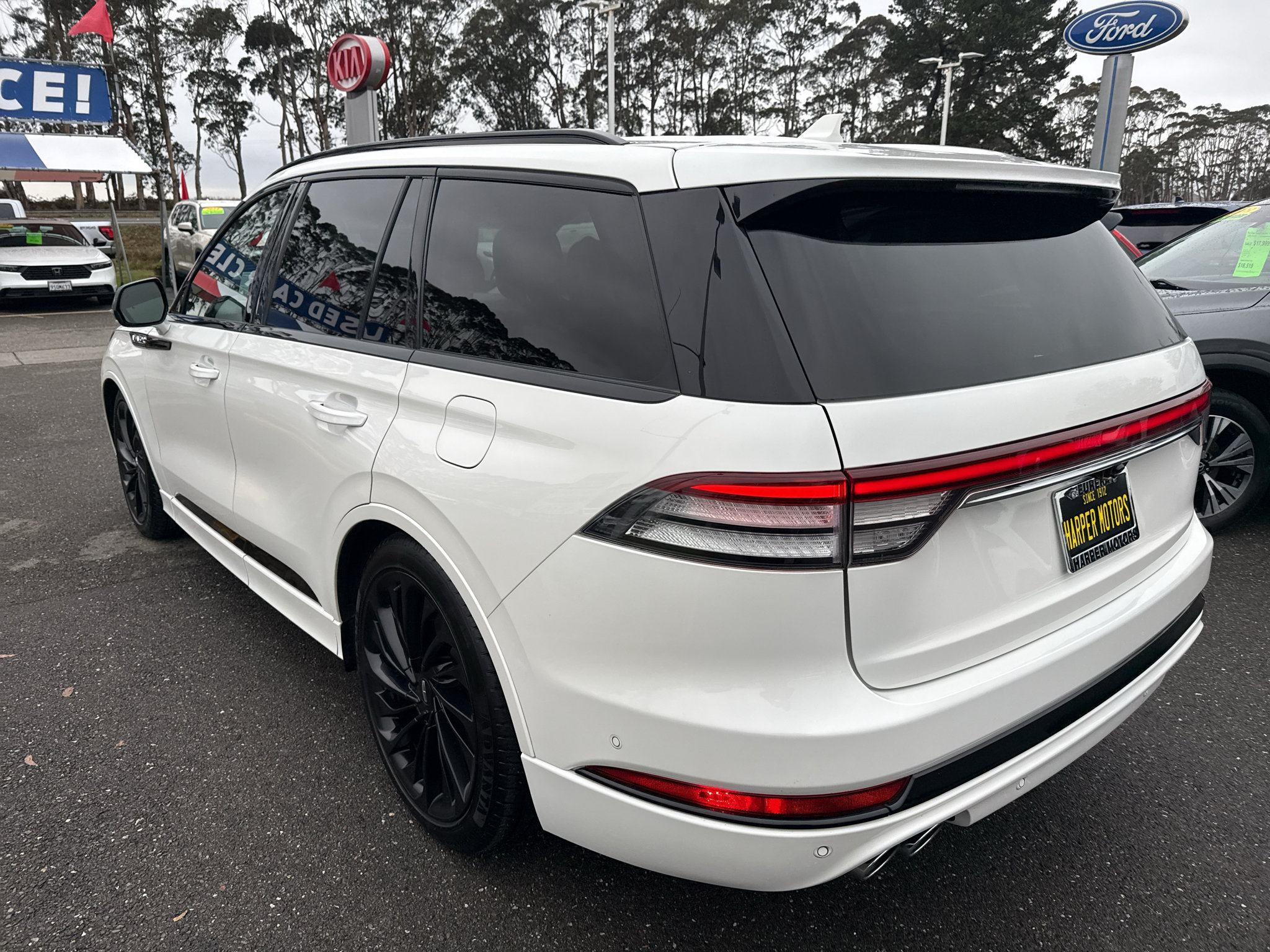 Used 2022 Lincoln Aviator Reserve w/ Equipment Group 201A AWD/4WD image 3