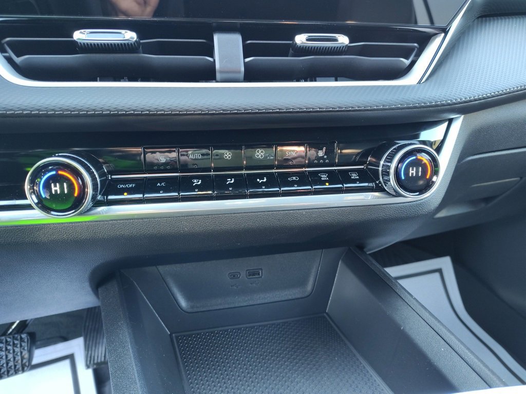 New 2026 Chevrolet Equinox LT w/ Convenience Package II image 14