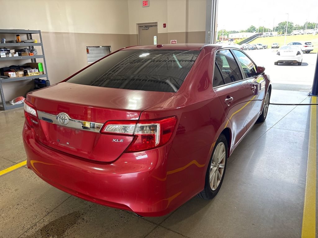 Used 2013 Toyota Camry XLE w/ Leather Pkg FWD image 3
