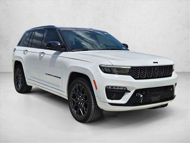 Used 2025 Jeep Grand Cherokee Summit w/ Obsidian Package AWD/4WD image 3