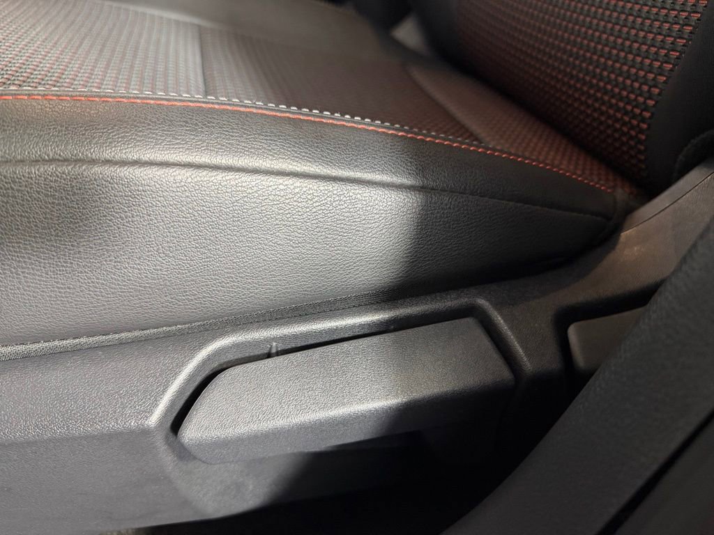 Used 2025 Nissan Kicks SR FWD image 22