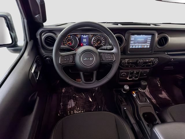 Used 2023 Jeep Gladiator Sport AWD/4WD image 21