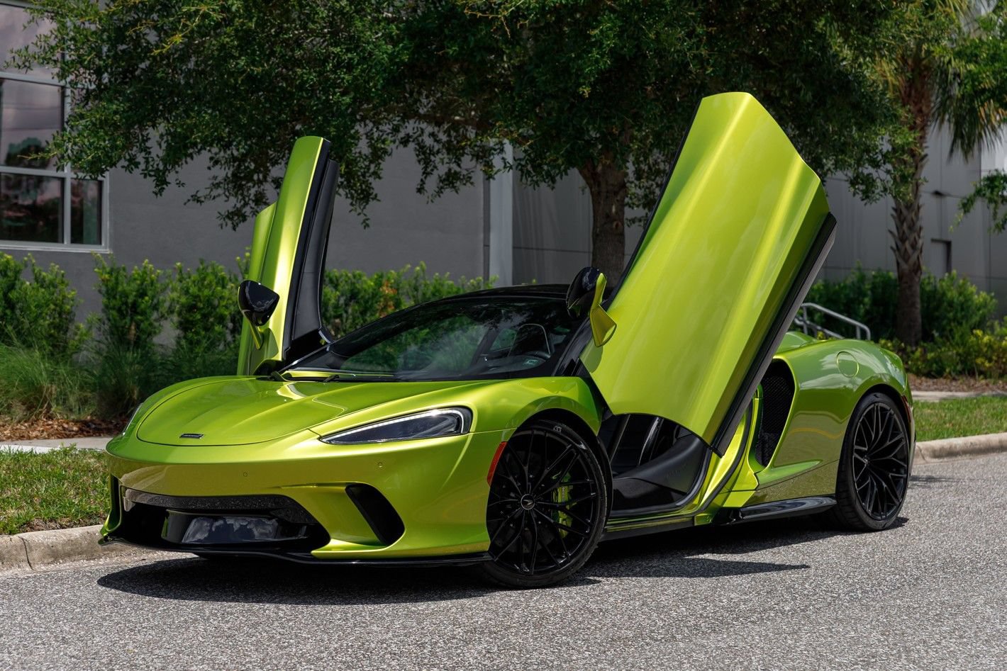 Used 2023 McLaren GT RWD image 34