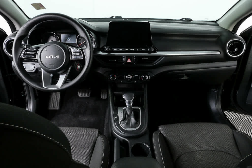 Used 2024 Kia Forte LXS w/ LXS Technology Package FWD image 17