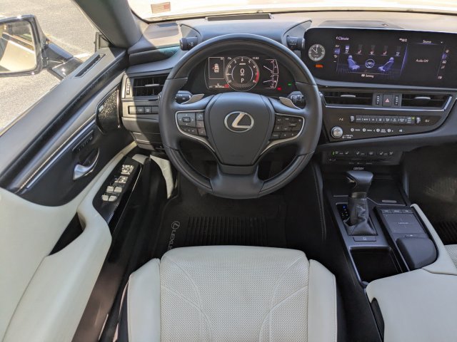 Certified 2022 Lexus ES 350 Ultra Luxury w/ Accessory Package 2 FWD image 15