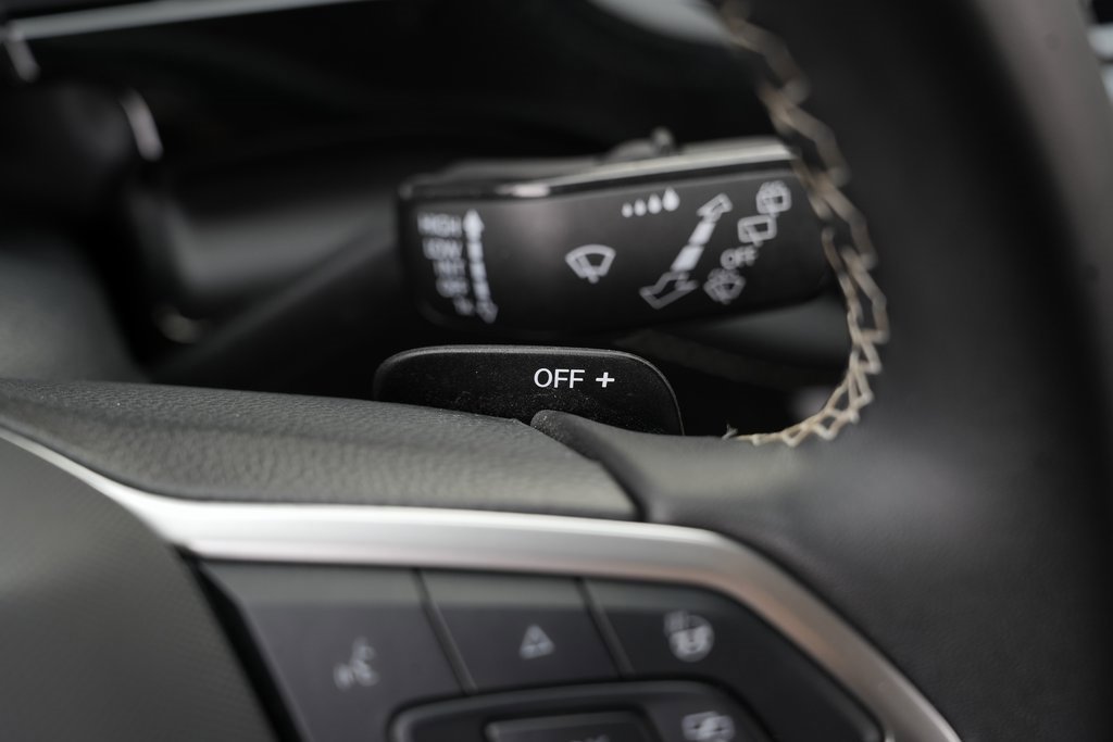 Used 2024 Volkswagen Atlas SE image 50