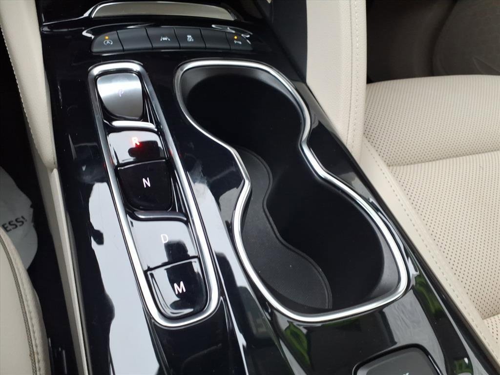 Certified 2022 Buick Envision Essence w/ Safety Package image 21