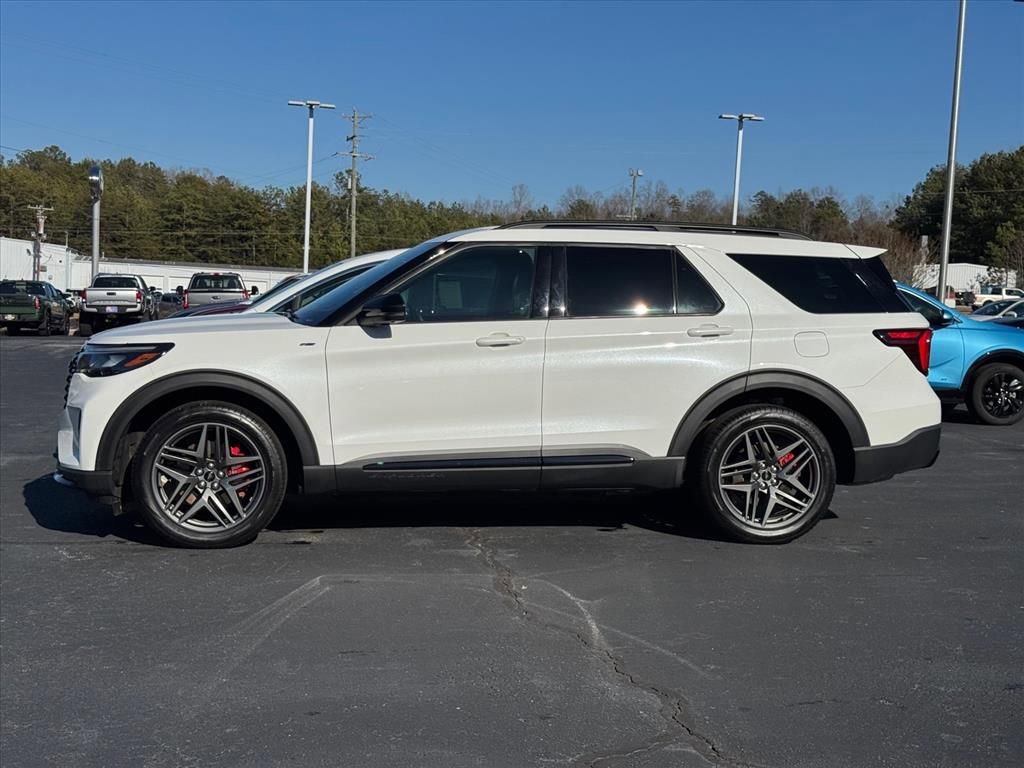 Used 2025 Ford Explorer ST-Line w/ ST-Line Street Pack image 6