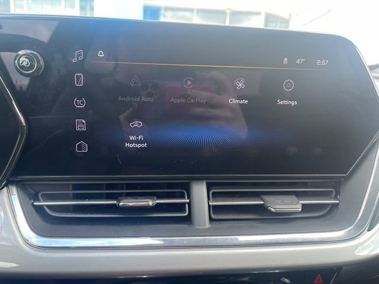 Certified 2025 Chevrolet Trax LT image 13