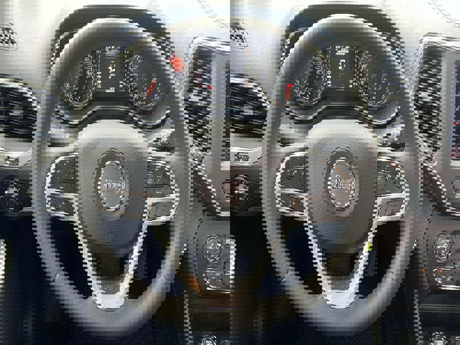 Used 2022 Jeep Cherokee Latitude AWD/4WD image 24