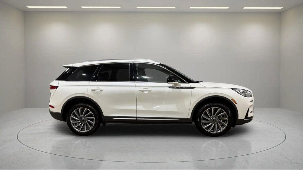 Certified 2023 Lincoln Corsair Reserve AWD/4WD image 2