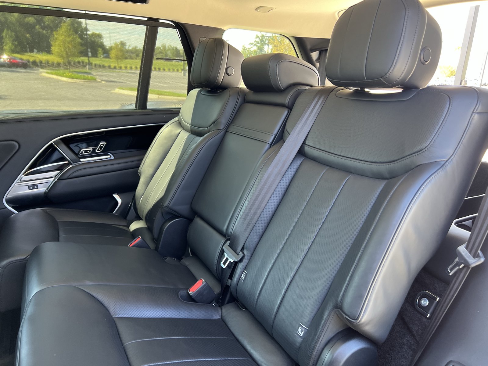Used 2024 Land Rover Range Rover Long Wheelbase SE AWD/4WD image 32
